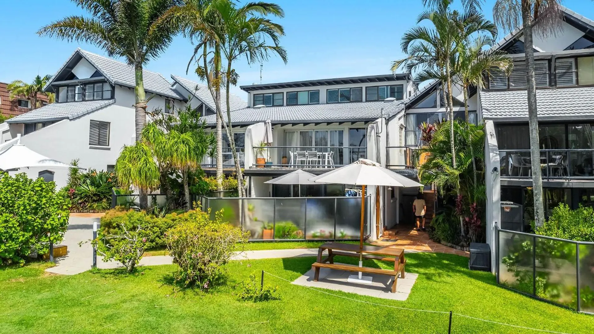 Byron Bay Beachfront Holiday Apartments Australia