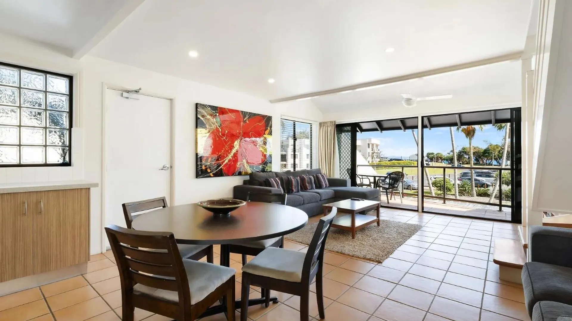 Resort Byron Bay Beachfront Holiday Apartments