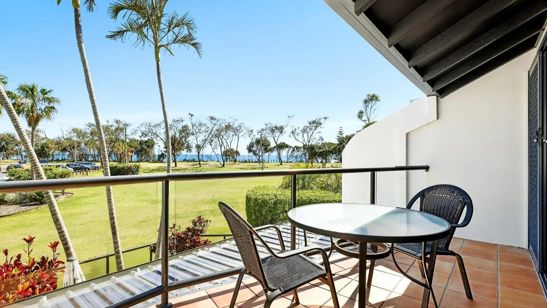Resort Byron Bay Beachfront Holiday Apartments